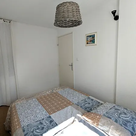 Centre : T2 Avec Loggia, Parking Securise Et Proche - Fr-1-420-61