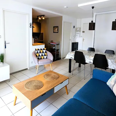 Centre : T2 Avec Loggia, Parking Securise Et Proche - Fr-1-420-61 Arcachon