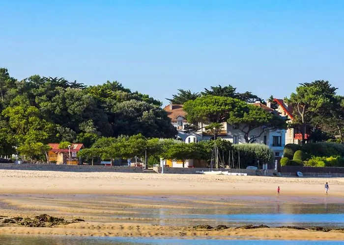 Centre : T2 Avec Loggia, Parking Securise Et Proche - Fr-1-420-61