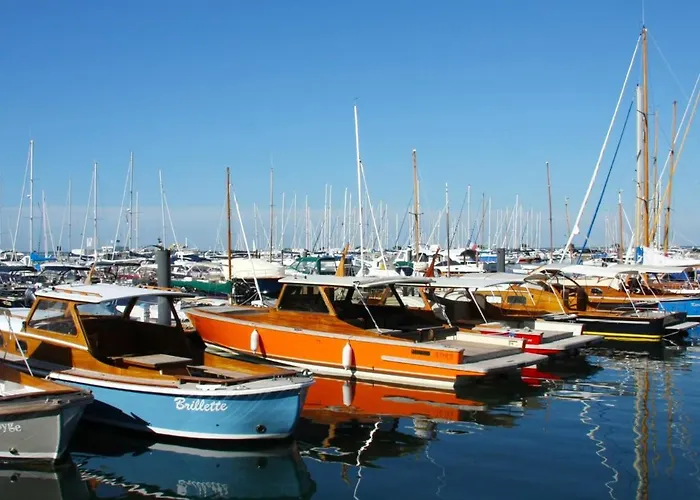 Centre : T2 Avec Loggia, Parking Securise Et Proche - Fr-1-420-61 Апартаменти *