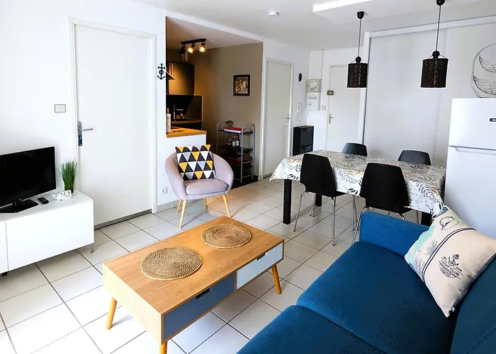 Centre : T2 Avec Loggia, Parking Securise Et Proche - Fr-1-420-61 Arcachon