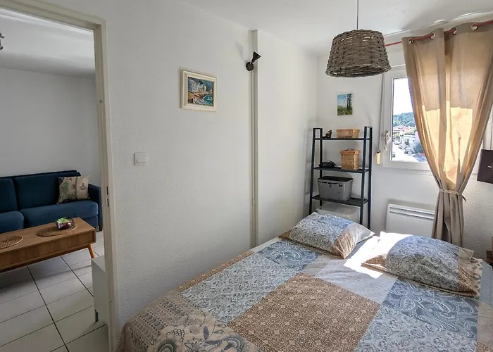 Centre : T2 Avec Loggia, Parking Securise Et Proche - Fr-1-420-61 *