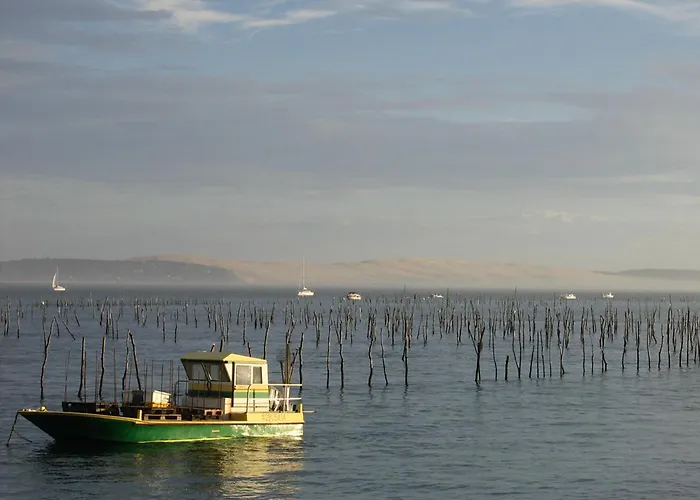 Centre : T2 Avec Loggia, Parking Securise Et Proche - Fr-1-420-61